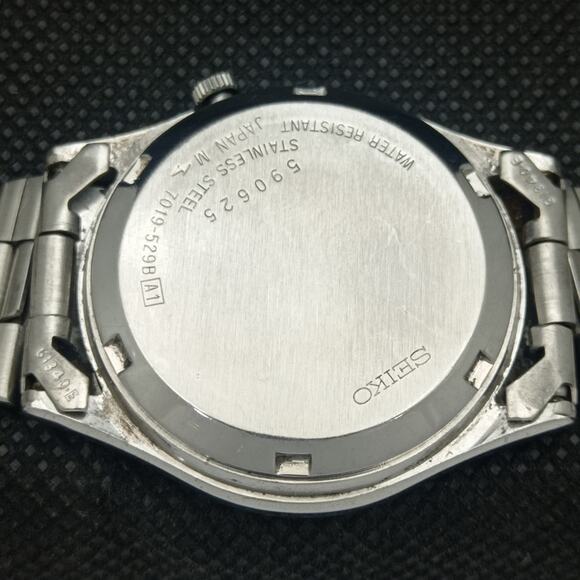 Vintage 1976 Seiko Automatic Mens Silver Watch W/daydate & Gold accents - Picture 8 of 8